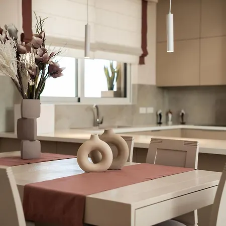 Amada - Spacious & Modern Apartment, By Zantewize Apartament Maries (Zakynthos)