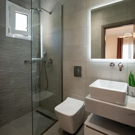 Amada - Spacious & Modern Apartment, By Zantewize Apartament *