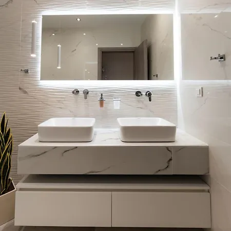 Amada - Spacious & Modern Apartment, By Zantewize Apartament *