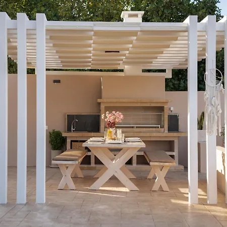 Διαμέρισμα Amada - Spacious & Modern Apartment, By Zantewize