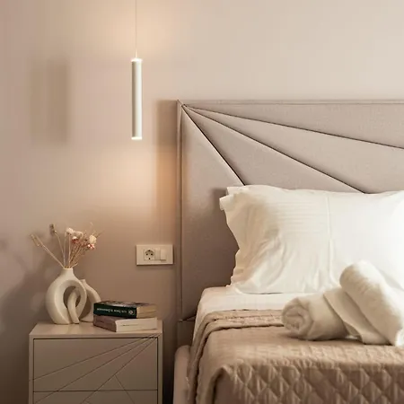 Amada - Spacious & Modern Apartment, By Zantewize *