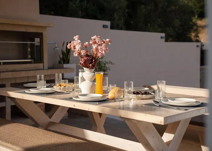 Amada - Spacious & Modern Apartment, By Zantewize *