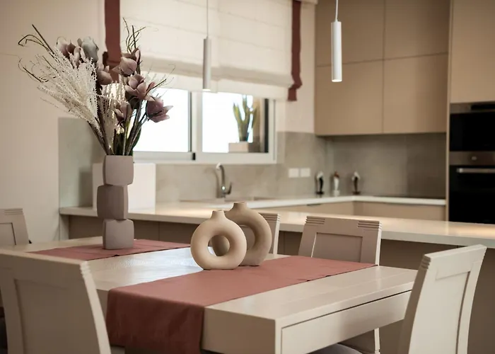 Amada - Spacious & Modern Apartment, By Zantewize Apartmán Maries (Zakynthos)