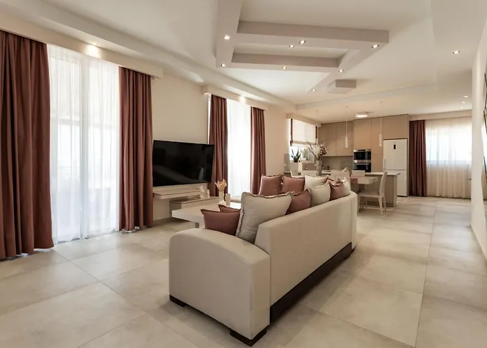 Amada - Spacious & Modern Apartment, By Zantewize *