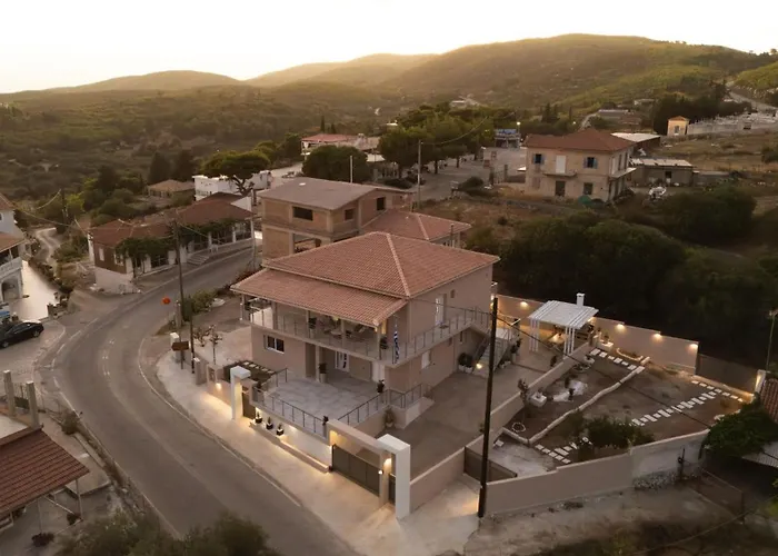 Amada - Spacious & Modern Apartment, By Zantewize Apartmán Maries (Zakynthos)