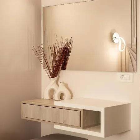 아파트 Amada - Spacious & Modern Apartment, By Zantewize