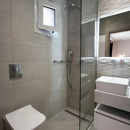 아파트 Amada - Spacious & Modern Apartment, By Zantewize