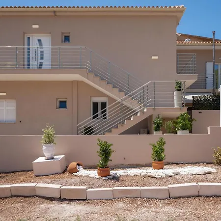 아파트 Amada - Spacious & Modern Apartment, By Zantewize